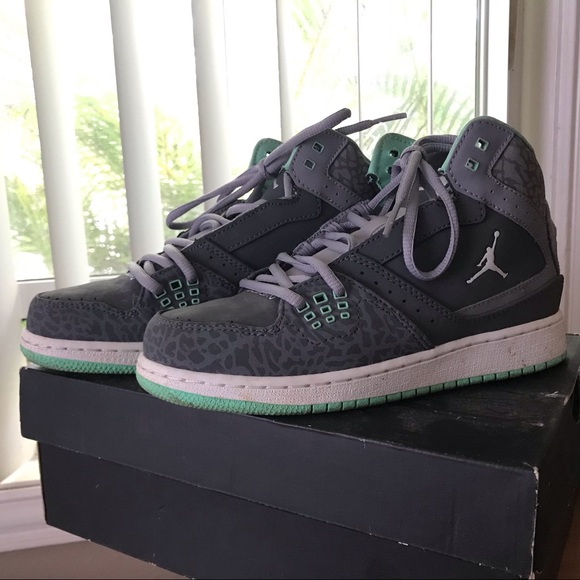 COPY - Air Jordan Flight GS - Picture 2 of 4